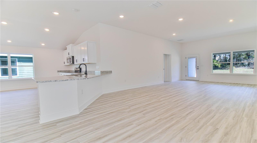 Alachua, Florida 32615, 4 Bedroom Bedrooms, ,2 Bathroombathrooms,Residential,For Sale,176Th,0,Mfrgc538713