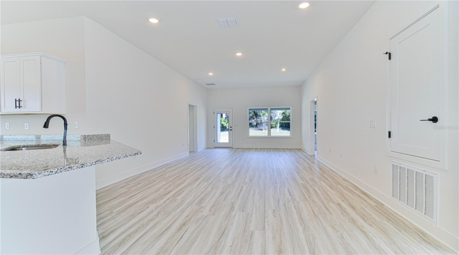 Alachua, Florida 32615, 4 Bedroom Bedrooms, ,2 Bathroombathrooms,Residential,For Sale,176Th,0,Mfrgc538713