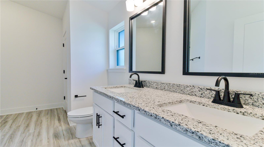 Alachua, Florida 32615, 4 Bedroom Bedrooms, ,2 Bathroombathrooms,Residential,For Sale,176Th,0,Mfrgc538713