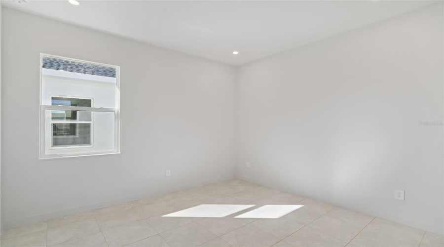 Lady Lake, Florida 32159, 4 Bedroom Bedrooms, ,2 Bathroombathrooms,Residential,For Sale,Skyfield,0,Mfrg5105094
