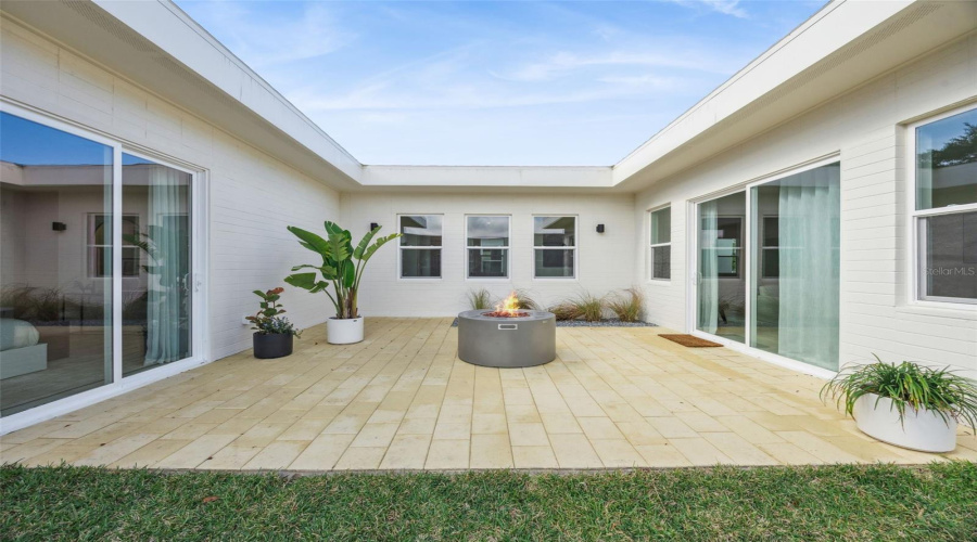 Lady Lake, Florida 32159, 4 Bedroom Bedrooms, ,2 Bathroombathrooms,Residential,For Sale,Skyfield,0,Mfrg5105094