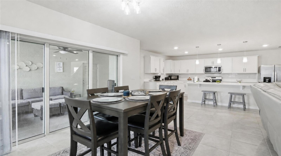 Apopka, Florida 32712, 3 Bedroom Bedrooms, ,2 Bathroombathrooms,Residential,For Sale,Feather Tree,0,Mfrg5110794
