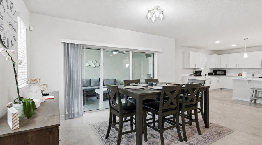 Apopka, Florida 32712, 3 Bedroom Bedrooms, ,2 Bathroombathrooms,Residential,For Sale,Feather Tree,0,Mfrg5110794