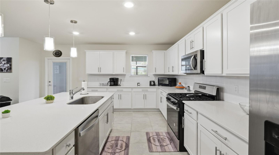 Apopka, Florida 32712, 3 Bedroom Bedrooms, ,2 Bathroombathrooms,Residential,For Sale,Feather Tree,0,Mfrg5110794