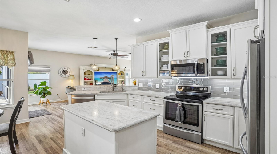 Eustis, Florida 32736, 3 Bedroom Bedrooms, ,2 Bathroombathrooms,Residential,For Sale,Park Place,0,Mfrg5114723