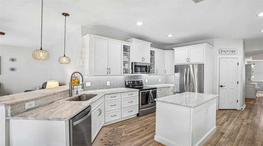 Eustis, Florida 32736, 3 Bedroom Bedrooms, ,2 Bathroombathrooms,Residential,For Sale,Park Place,0,Mfrg5114723
