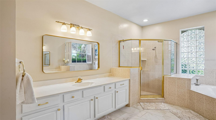 Eustis, Florida 32736, 3 Bedroom Bedrooms, ,2 Bathroombathrooms,Residential,For Sale,Park Place,0,Mfrg5114723