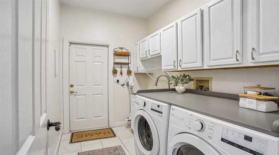 Eustis, Florida 32736, 3 Bedroom Bedrooms, ,2 Bathroombathrooms,Residential,For Sale,Park Place,0,Mfrg5114723