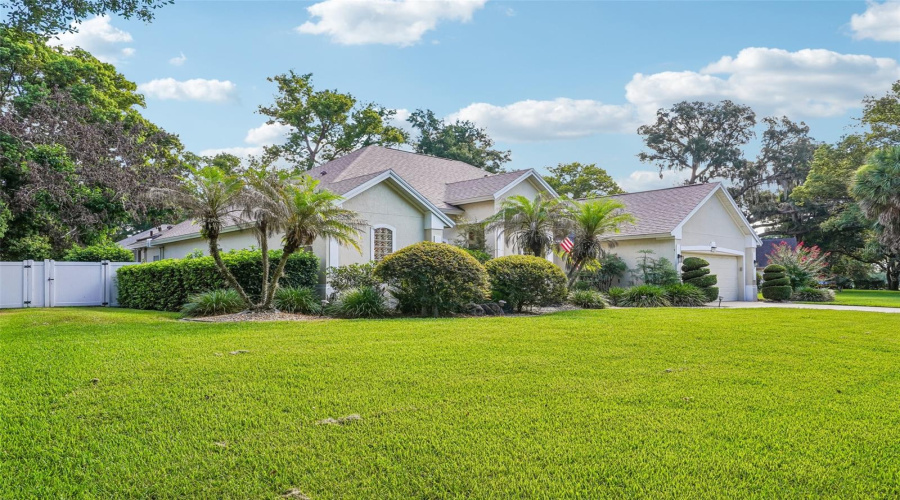 Eustis, Florida 32736, 3 Bedroom Bedrooms, ,2 Bathroombathrooms,Residential,For Sale,Park Place,0,Mfrg5114723