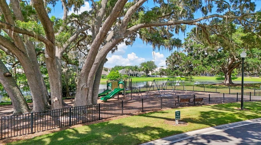 Eustis, Florida 32736, 3 Bedroom Bedrooms, ,2 Bathroombathrooms,Residential,For Sale,Park Place,0,Mfrg5114723