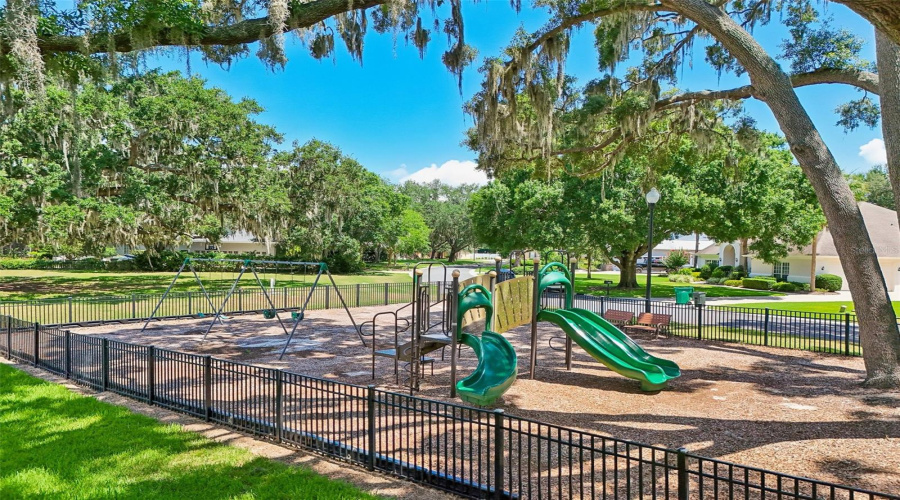 Eustis, Florida 32736, 3 Bedroom Bedrooms, ,2 Bathroombathrooms,Residential,For Sale,Park Place,0,Mfrg5114723