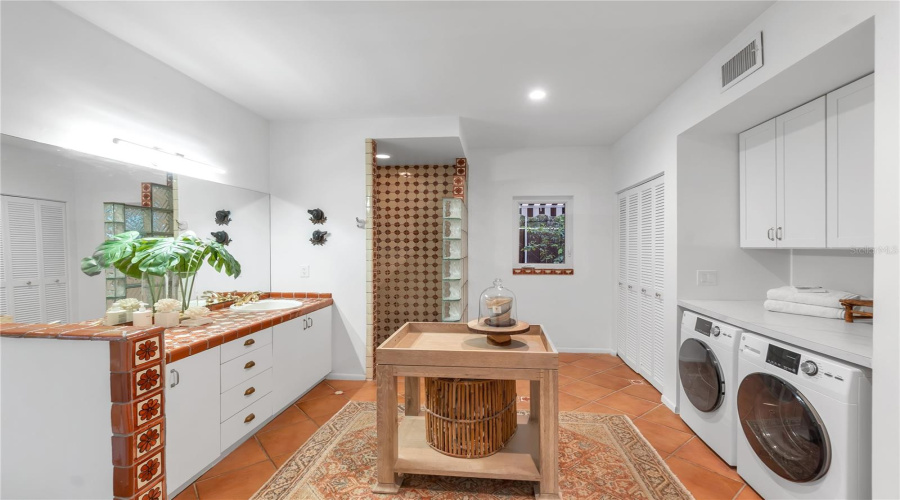 Primary Bath &Amp; Laundry