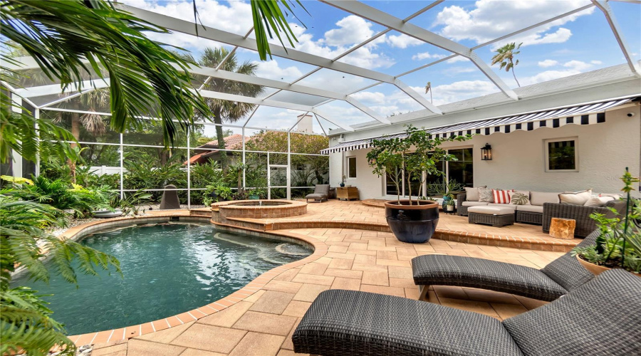 Pool, Hot Tub, Pooside Seating, &Amp; Poolside Lounging