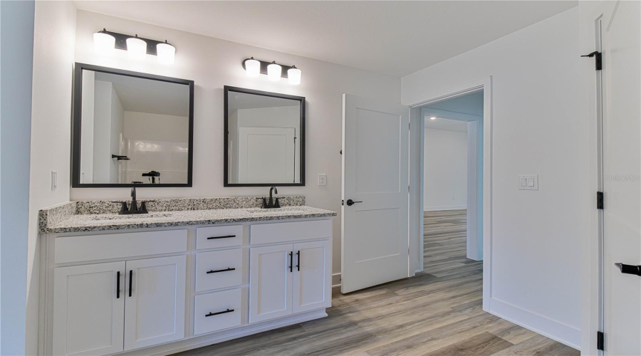Alachua, Florida 32615, 4 Bedroom Bedrooms, ,3 Bathroombathrooms,Residential,For Sale,168Th,0,Mfrgc541548