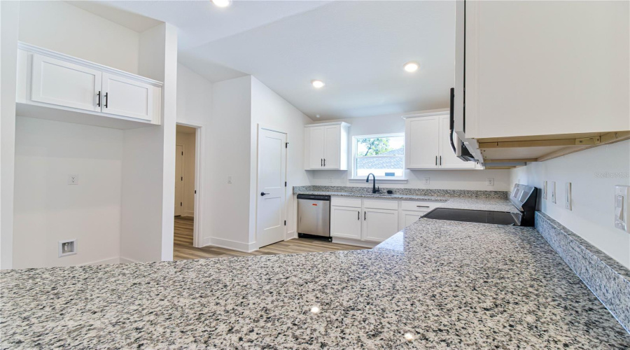 Alachua, Florida 32615, 4 Bedroom Bedrooms, ,3 Bathroombathrooms,Residential,For Sale,168Th,0,Mfrgc541548