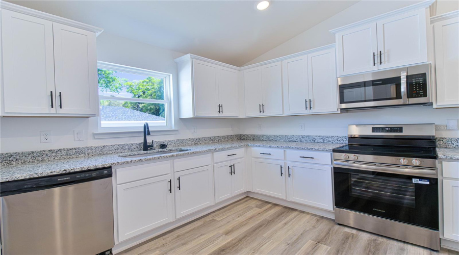 Alachua, Florida 32615, 4 Bedroom Bedrooms, ,3 Bathroombathrooms,Residential,For Sale,168Th,0,Mfrgc541548