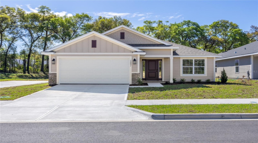 Alachua, Florida 32615, 4 Bedroom Bedrooms, ,3 Bathroombathrooms,Residential,For Sale,168Th,0,Mfrgc541548