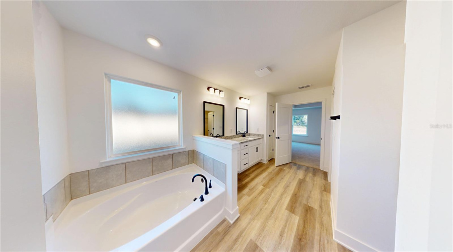 Alachua, Florida 32615, 4 Bedroom Bedrooms, ,3 Bathroombathrooms,Residential,For Sale,168Th,0,Mfrgc541548