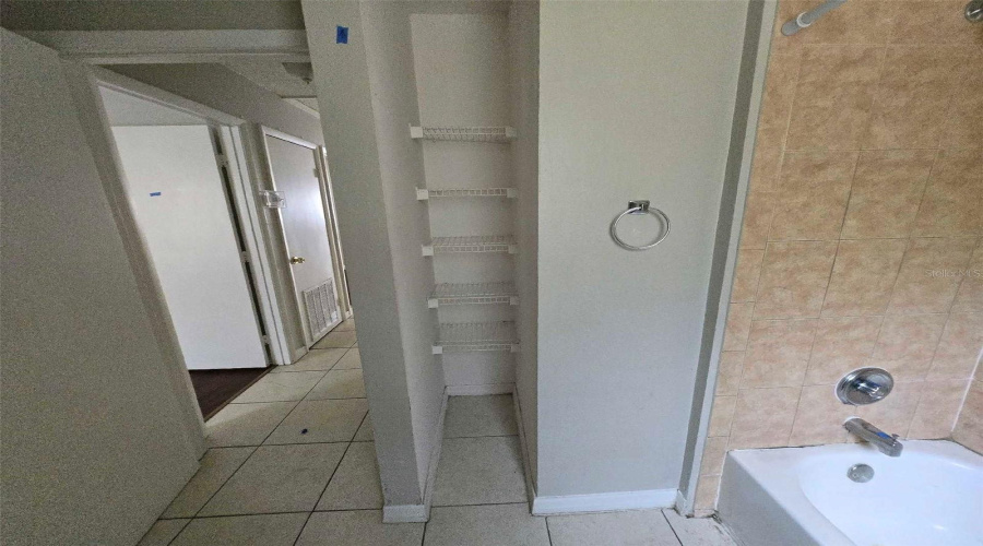 Tampa, Florida 33619, 3 Bedroom Bedrooms, ,2 Bathroombathrooms,Residential,For Sale,Gordon,0,Mfro6324252