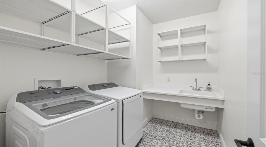 Tarpon Springs, Florida 34689, 4 Bedroom Bedrooms, ,3 Bathroombathrooms,Residential,For Sale,Gopher,0,Mfrtb8502956