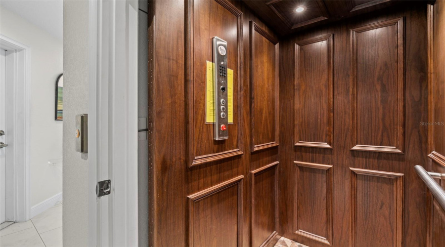 Private Elevator