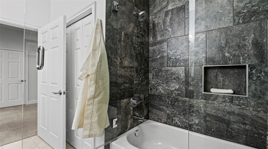 Frameless Shower/Tub