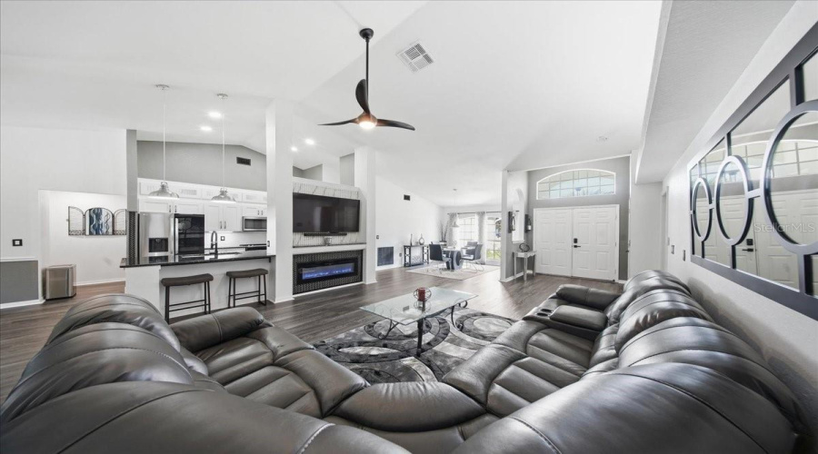 Lake Wales, Florida 33898, 3 Bedroom Bedrooms, ,2 Bathroombathrooms,Residential,For Sale,Old Cutler,0,Mfrp4939046