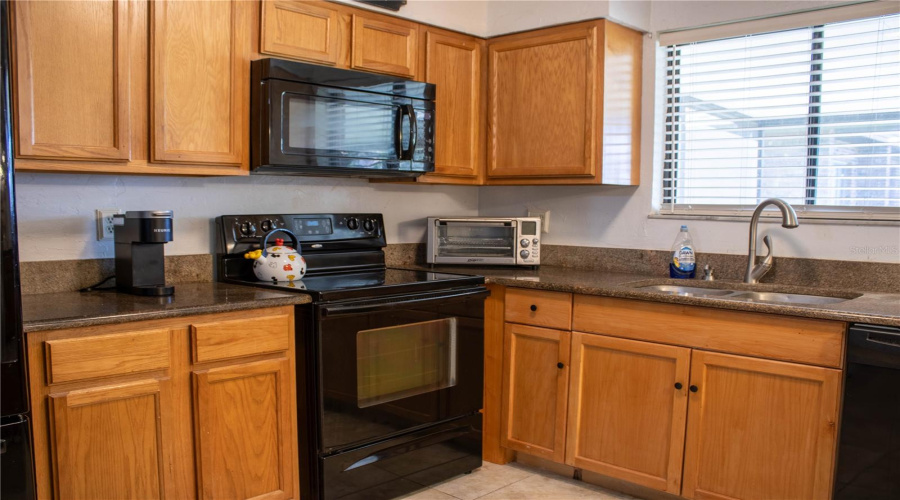 Lakeland, Florida 33801, 4 Bedroom Bedrooms, ,2 Bathroombathrooms,Residential,For Sale,Crystal Lake,0,Mfrl4954840