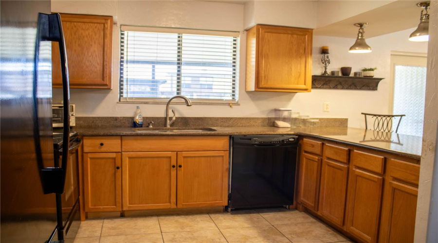 Lakeland, Florida 33801, 4 Bedroom Bedrooms, ,2 Bathroombathrooms,Residential,For Sale,Crystal Lake,0,Mfrl4954840