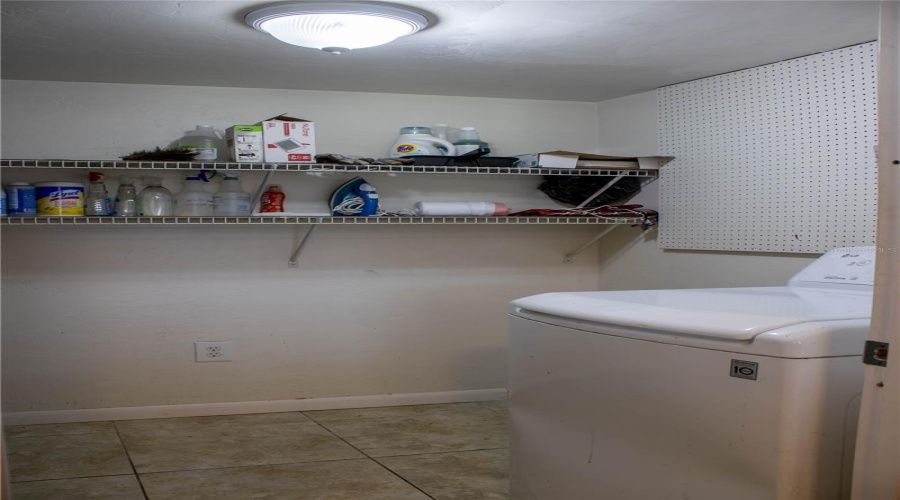 Lakeland, Florida 33801, 4 Bedroom Bedrooms, ,2 Bathroombathrooms,Residential,For Sale,Crystal Lake,0,Mfrl4954840