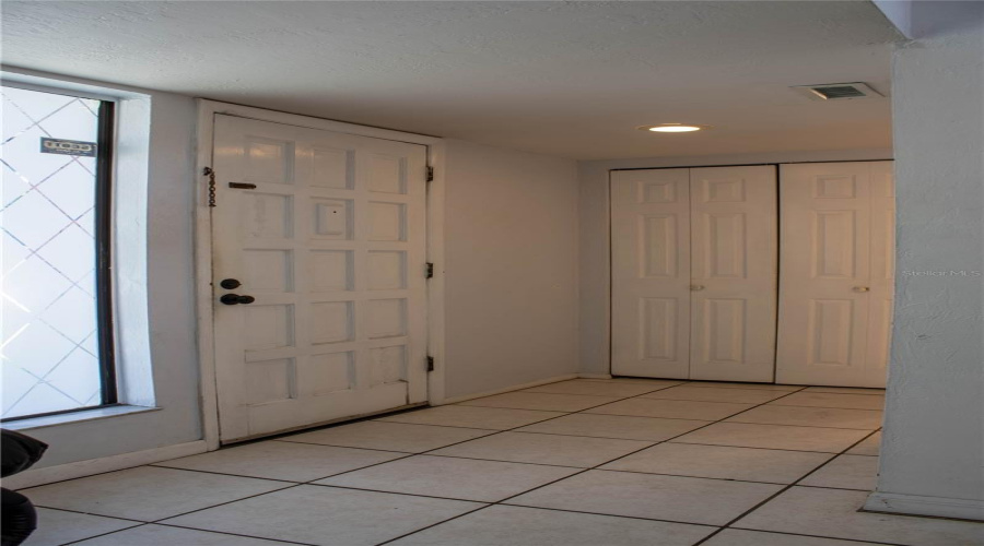 Lakeland, Florida 33801, 4 Bedroom Bedrooms, ,2 Bathroombathrooms,Residential,For Sale,Crystal Lake,0,Mfrl4954840
