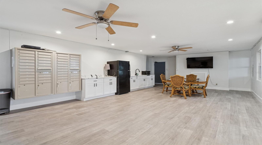 St Petersburg, Florida 33701, 1 Bedroom Bedrooms, ,1 Bathroombathrooms,Residential,For Sale,4Th,0,Mfrtb8450640