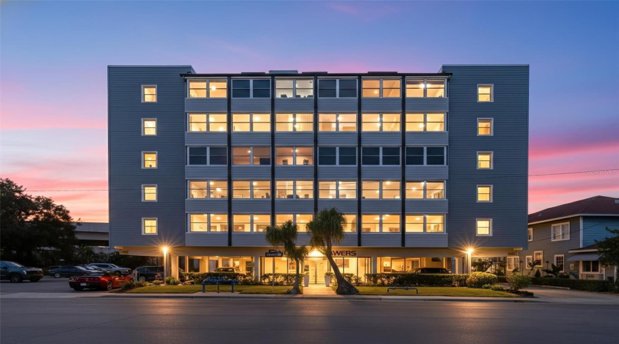 St Petersburg, Florida 33701, 1 Bedroom Bedrooms, ,1 Bathroombathrooms,Residential,For Sale,4Th,0,Mfrtb8450640