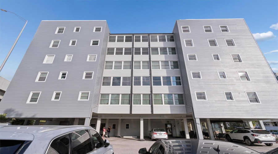 St Petersburg, Florida 33701, 1 Bedroom Bedrooms, ,1 Bathroombathrooms,Residential,For Sale,4Th,0,Mfrtb8450640