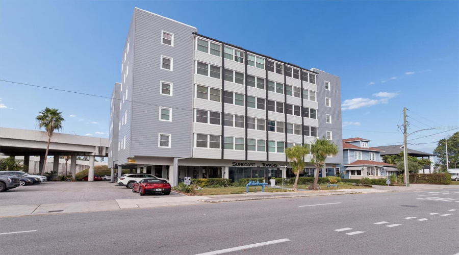 St Petersburg, Florida 33701, 1 Bedroom Bedrooms, ,1 Bathroombathrooms,Residential,For Sale,4Th,0,Mfrtb8450640