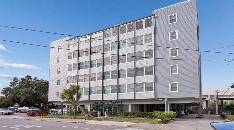 St Petersburg, Florida 33701, 1 Bedroom Bedrooms, ,1 Bathroombathrooms,Residential,For Sale,4Th,0,Mfrtb8450640