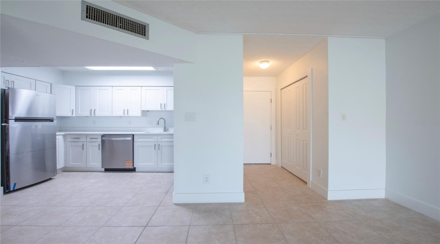 Treasure Island, Florida 33706, 1 Bedroom Bedrooms, ,1 Bathroombathrooms,Residential,For Sale,Paradise,0,Mfrtb8501562