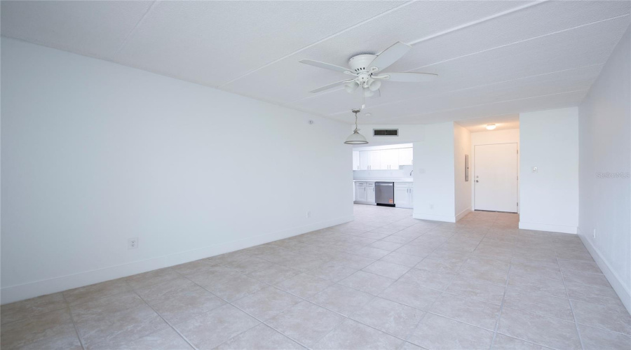 Treasure Island, Florida 33706, 1 Bedroom Bedrooms, ,1 Bathroombathrooms,Residential,For Sale,Paradise,0,Mfrtb8501562