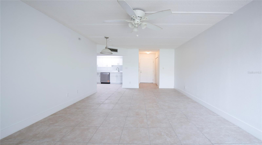 Treasure Island, Florida 33706, 1 Bedroom Bedrooms, ,1 Bathroombathrooms,Residential,For Sale,Paradise,0,Mfrtb8501562