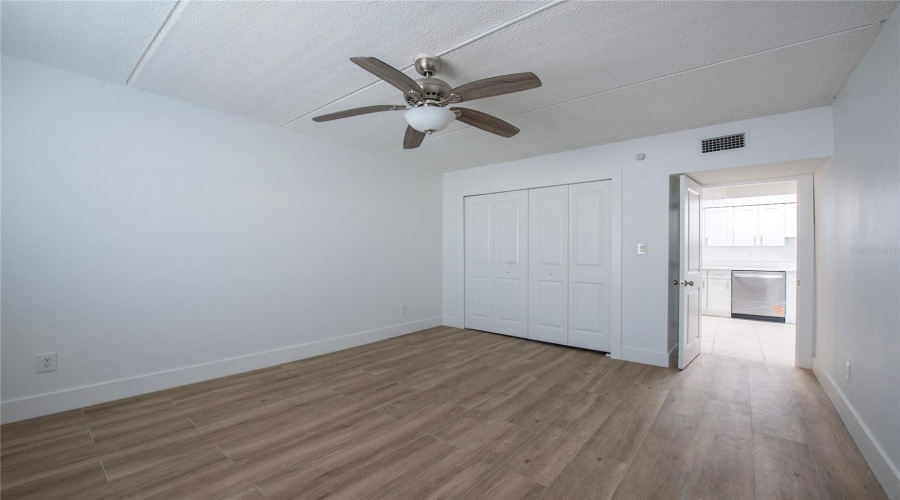 Treasure Island, Florida 33706, 1 Bedroom Bedrooms, ,1 Bathroombathrooms,Residential,For Sale,Paradise,0,Mfrtb8501562