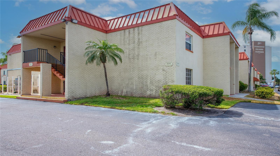 Treasure Island, Florida 33706, 1 Bedroom Bedrooms, ,1 Bathroombathrooms,Residential,For Sale,Paradise,0,Mfrtb8501562