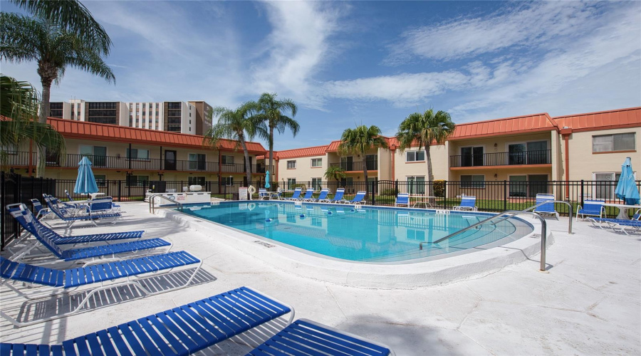 Treasure Island, Florida 33706, 1 Bedroom Bedrooms, ,1 Bathroombathrooms,Residential,For Sale,Paradise,0,Mfrtb8501562
