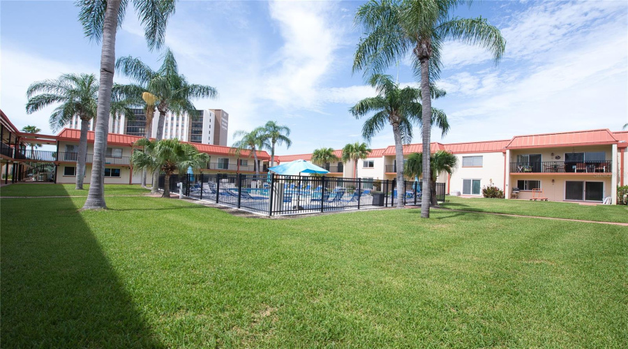 Treasure Island, Florida 33706, 1 Bedroom Bedrooms, ,1 Bathroombathrooms,Residential,For Sale,Paradise,0,Mfrtb8501562