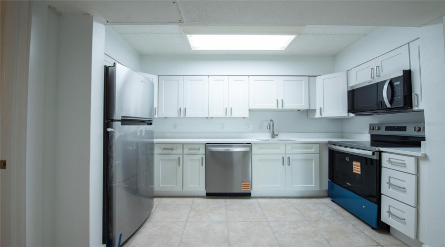 Treasure Island, Florida 33706, 1 Bedroom Bedrooms, ,1 Bathroombathrooms,Residential,For Sale,Paradise,0,Mfrtb8501562
