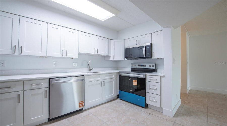 Treasure Island, Florida 33706, 1 Bedroom Bedrooms, ,1 Bathroombathrooms,Residential,For Sale,Paradise,0,Mfrtb8501562