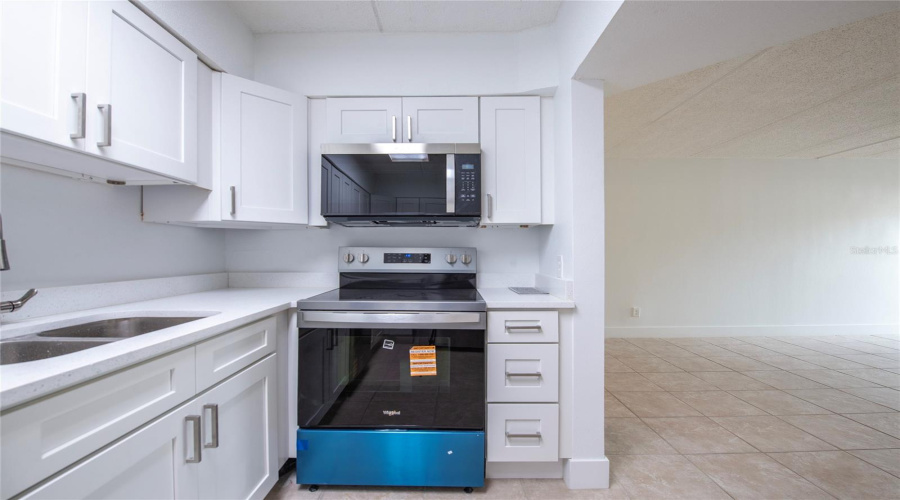Treasure Island, Florida 33706, 1 Bedroom Bedrooms, ,1 Bathroombathrooms,Residential,For Sale,Paradise,0,Mfrtb8501562
