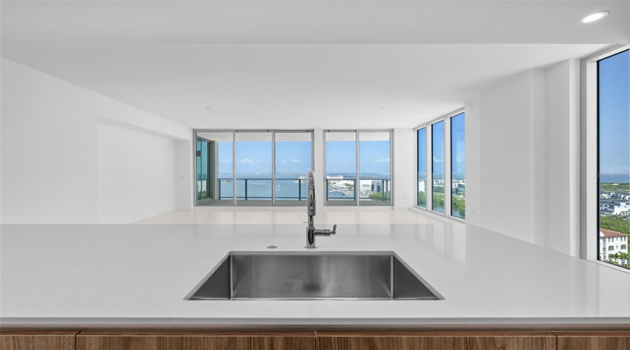 Tampa, Florida 33616, 3 Bedroom Bedrooms, ,4 Bathroombathrooms,Residential,For Sale,Bowen Daniel Dr.,0,Mfrtb8524972