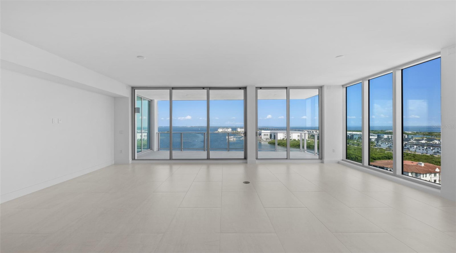Tampa, Florida 33616, 3 Bedroom Bedrooms, ,4 Bathroombathrooms,Residential,For Sale,Bowen Daniel Dr.,0,Mfrtb8524972
