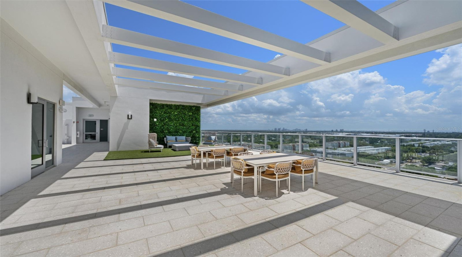 Tampa, Florida 33616, 3 Bedroom Bedrooms, ,4 Bathroombathrooms,Residential,For Sale,Bowen Daniel Dr.,0,Mfrtb8524972