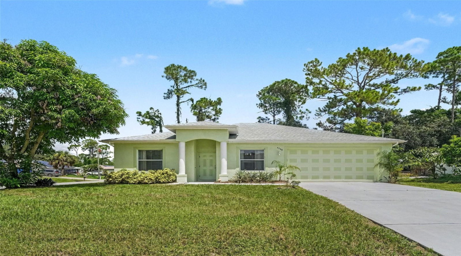 North Port, Florida 34286, 3 Bedroom Bedrooms, ,2 Bathroombathrooms,Residential,For Sale,Dureve,0,Mfrtb8542559
